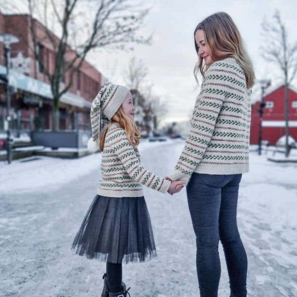 HOLLY-JOLLY SWEATER DAME - Norsk oppskrift