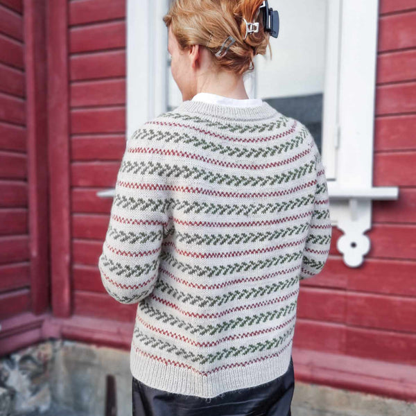 HOLLY-JOLLY SWEATER DAME - Norsk oppskrift