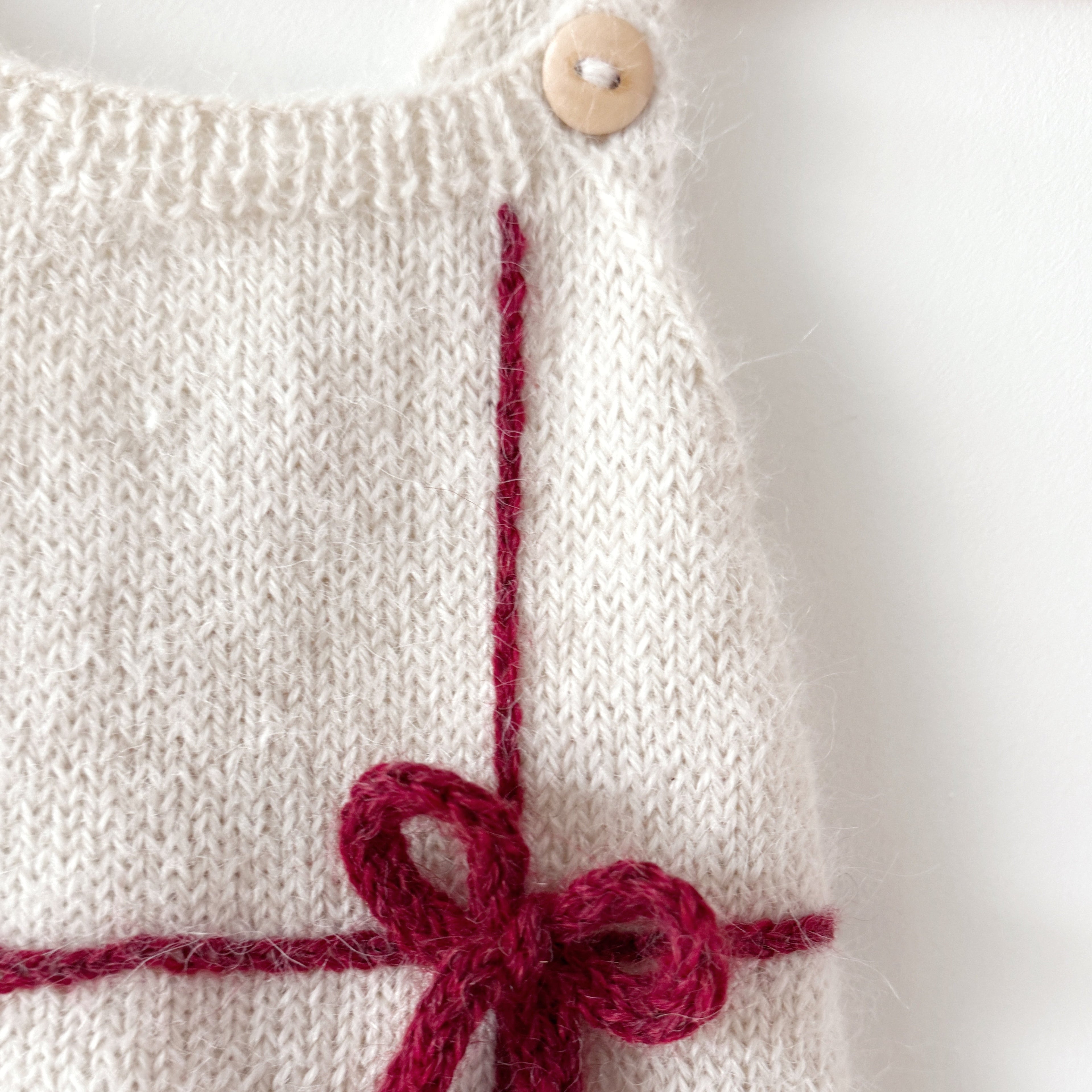 LITTLE GIFT ROMPER