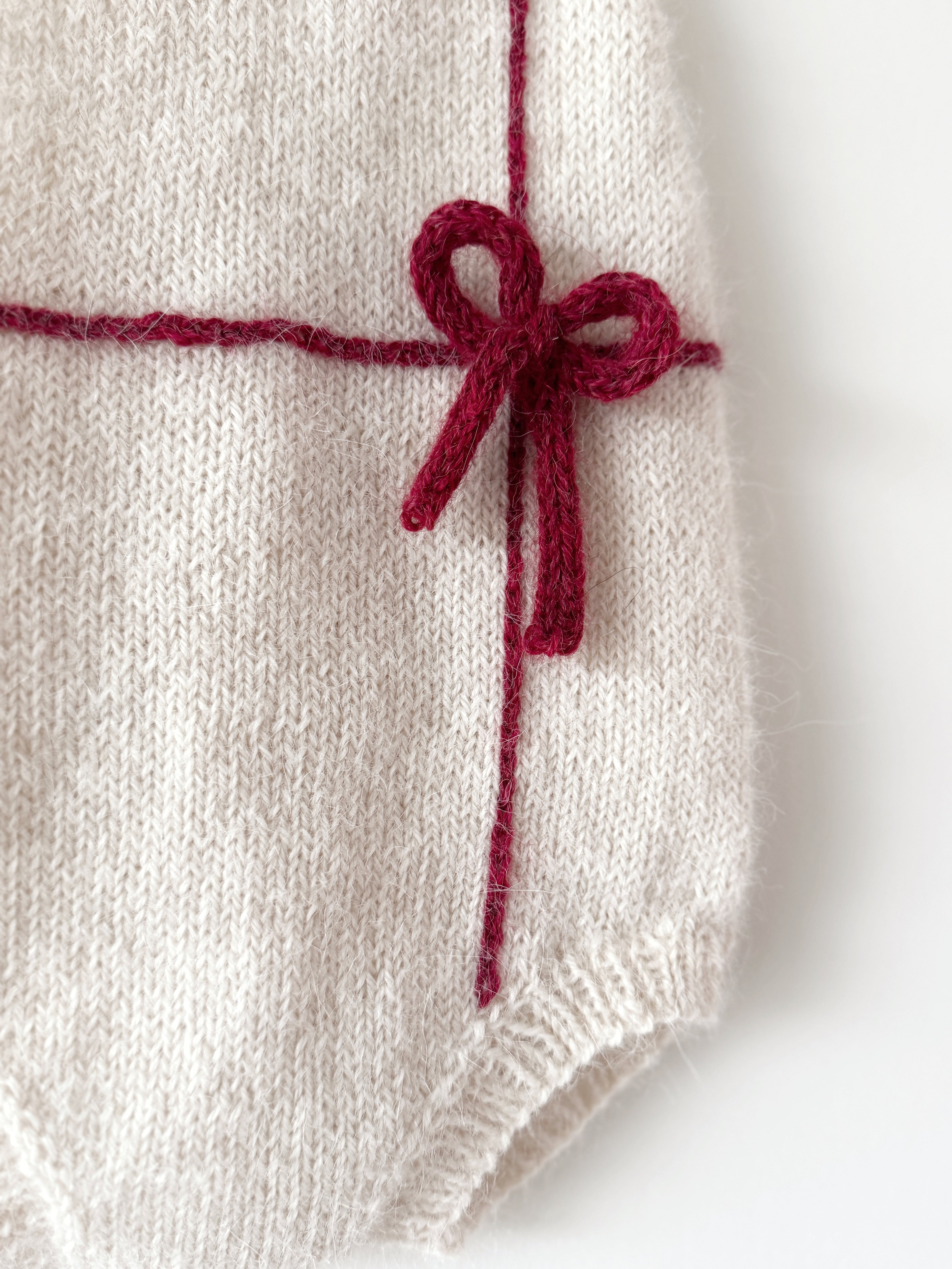LITTLE GIFT ROMPER